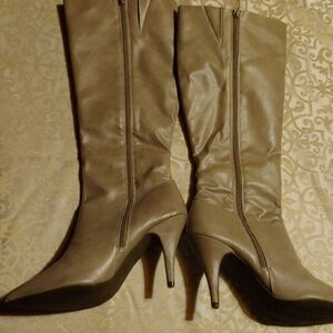 Pesaro Women's Boots Size 9.5